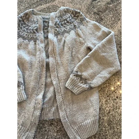 Vintage Hand Knit Cardigan Sweater Womens Gray Fair Isle Nordic Crewneck Retro - Picture 8 of 12
